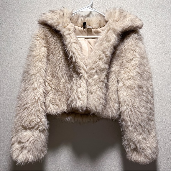 H&M Cropped Fluffy Jacket - Picture 2 of 6